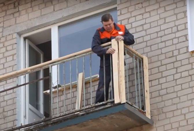 Крепим сайдинг снаружи балкона по всем снип